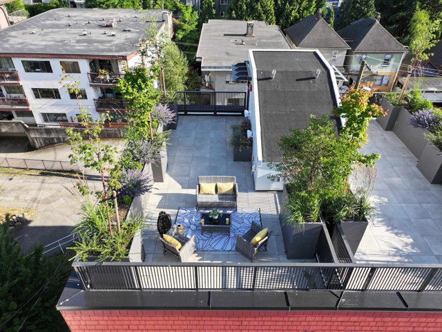 122 - 1552 3rd Avenue E