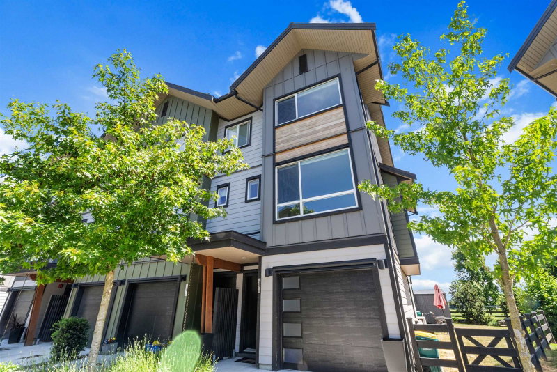 39 - 4292 Wolf Way