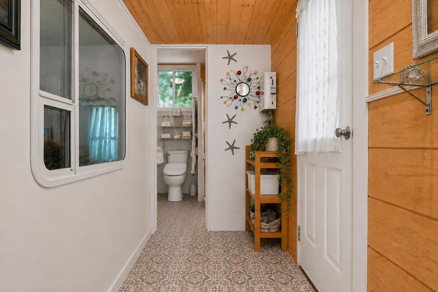 Listing Image 16