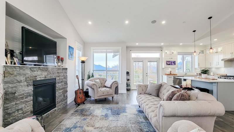 1 - 8295 Nixon Road