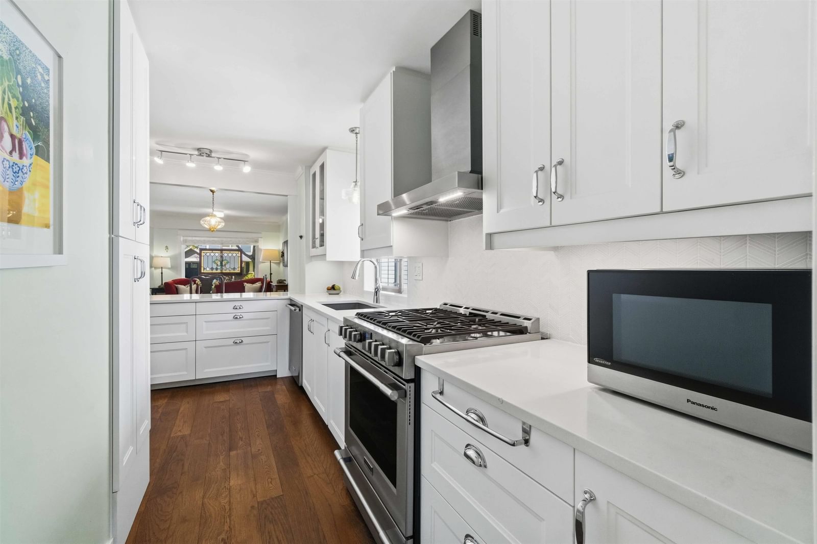 Listing Image 10