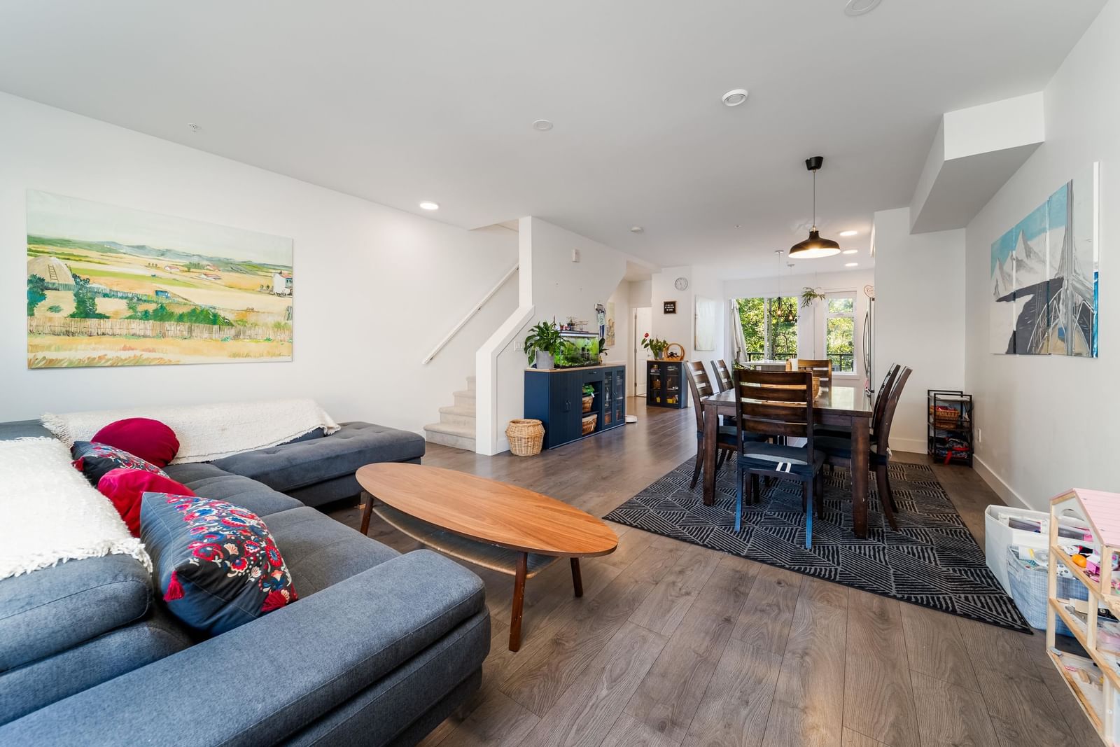 Listing Image 12