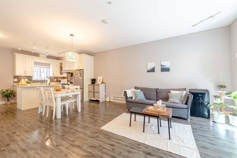 205 - 2263 Triumph Street