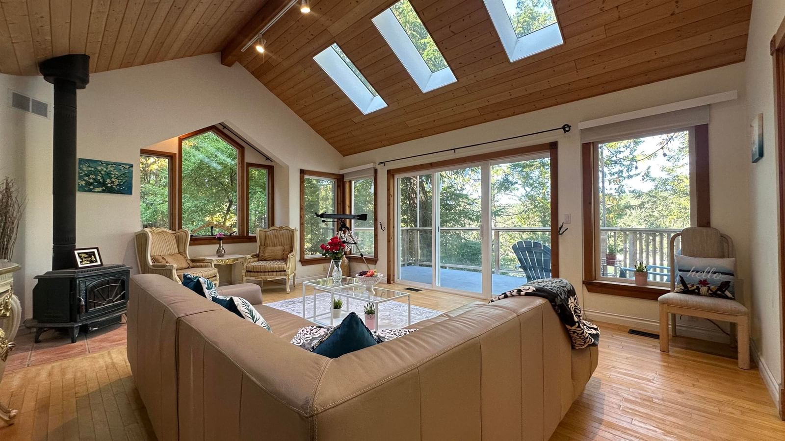 Listing Image 10