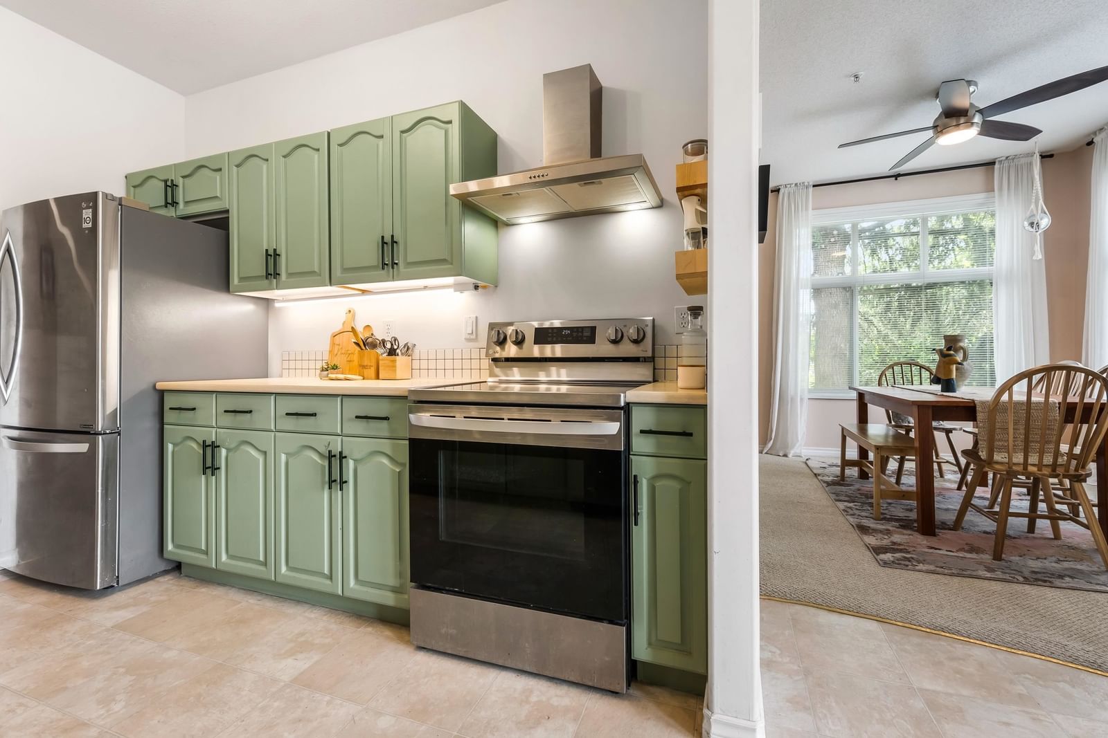 Listing Image 10