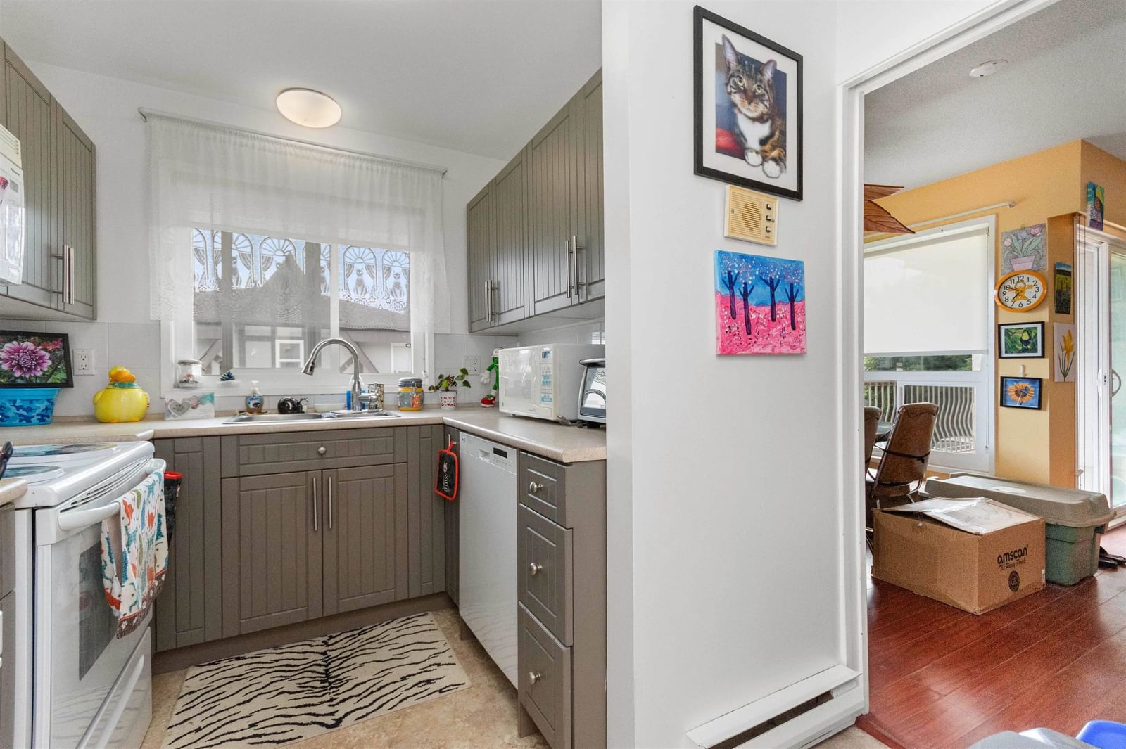 Listing Image 10