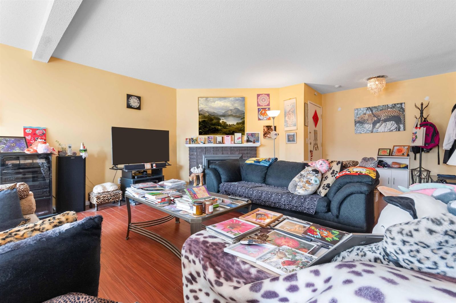 Listing Image 5