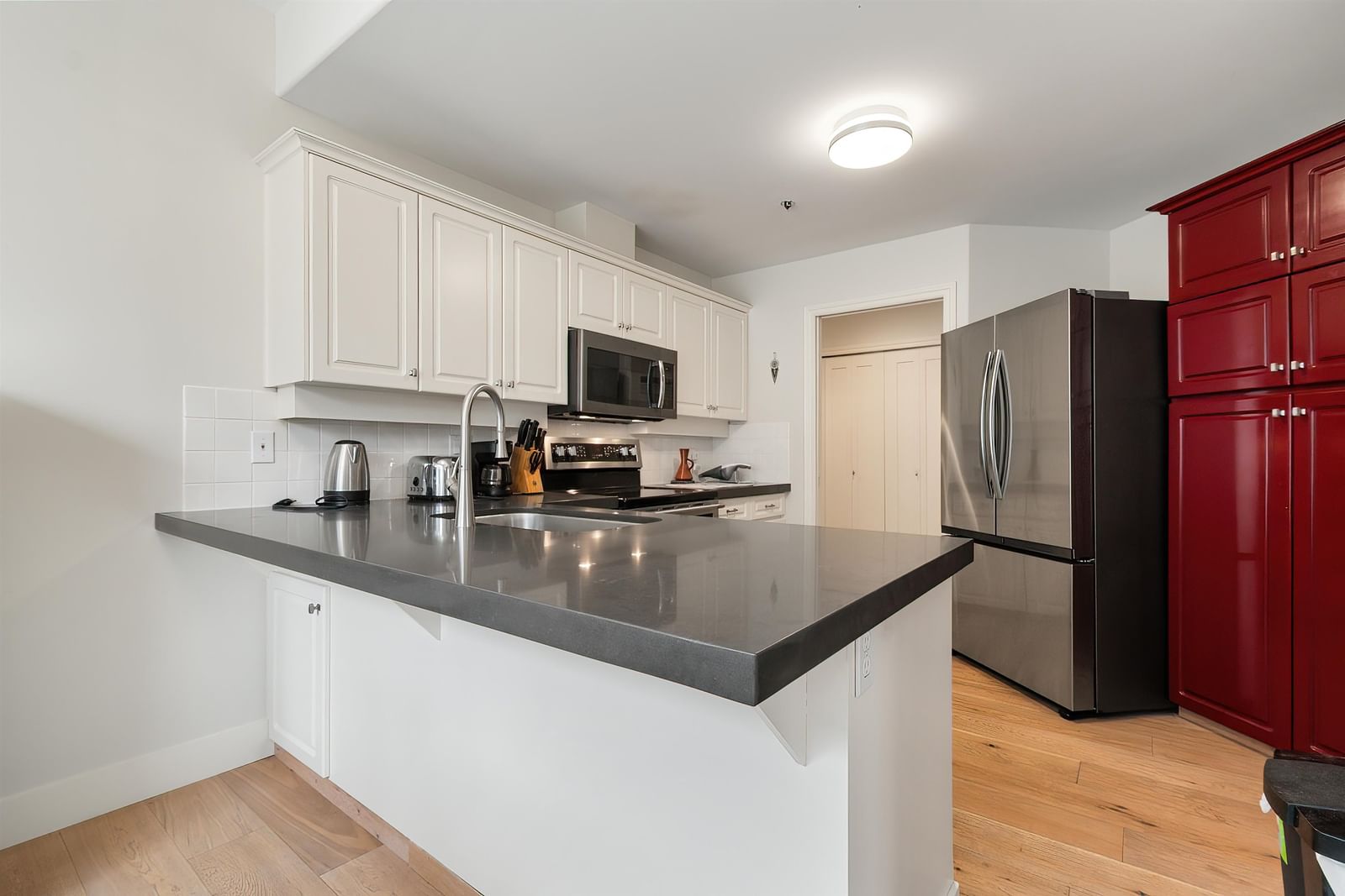 Listing Image 9