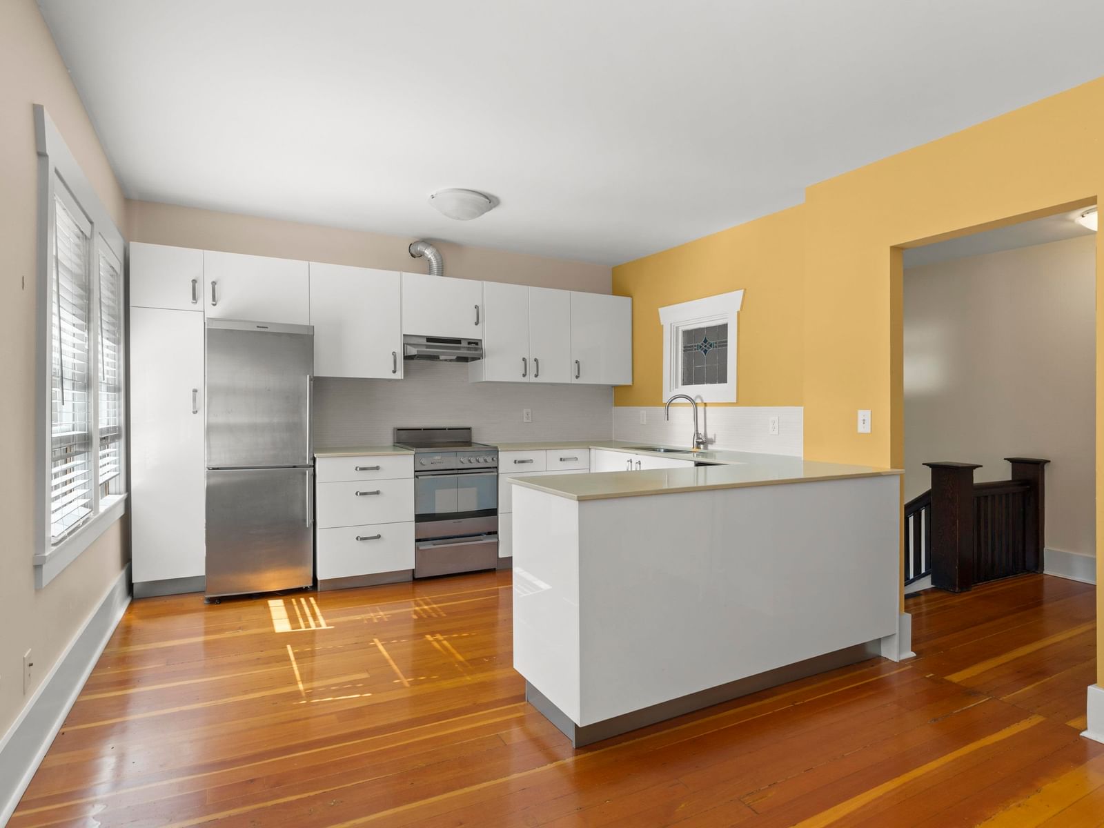 Listing Image 19