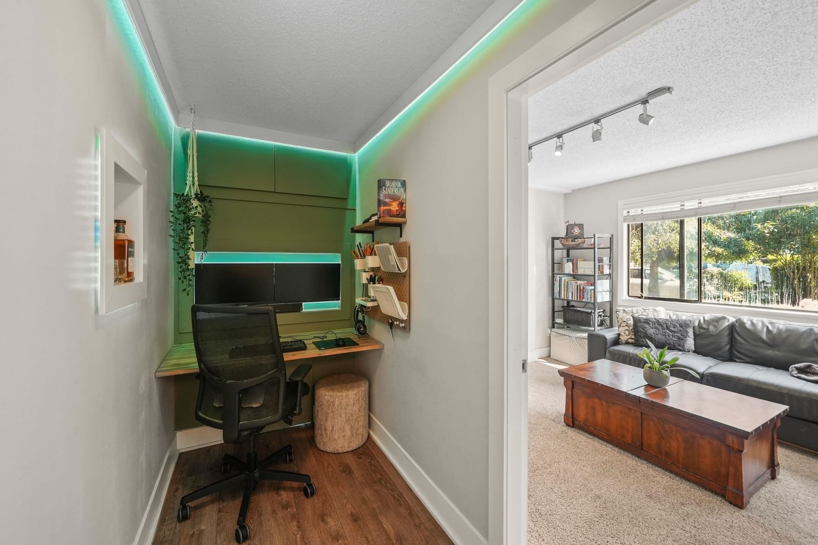Listing Image 9
