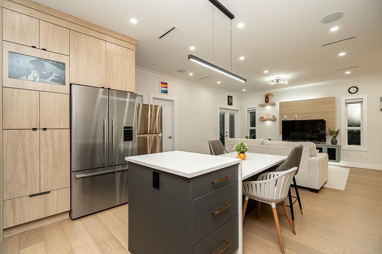 Listing Image 14