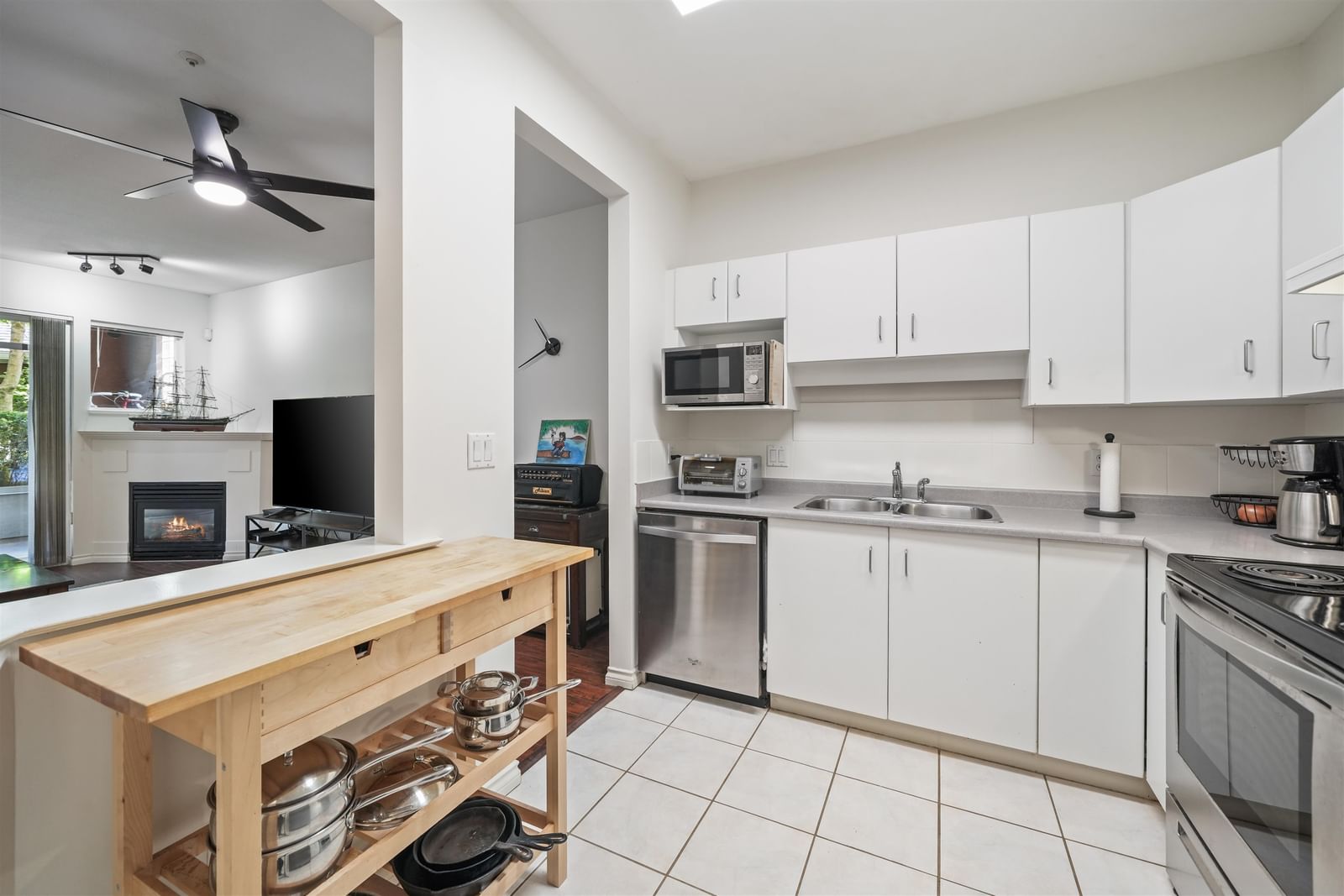 Listing Image 8