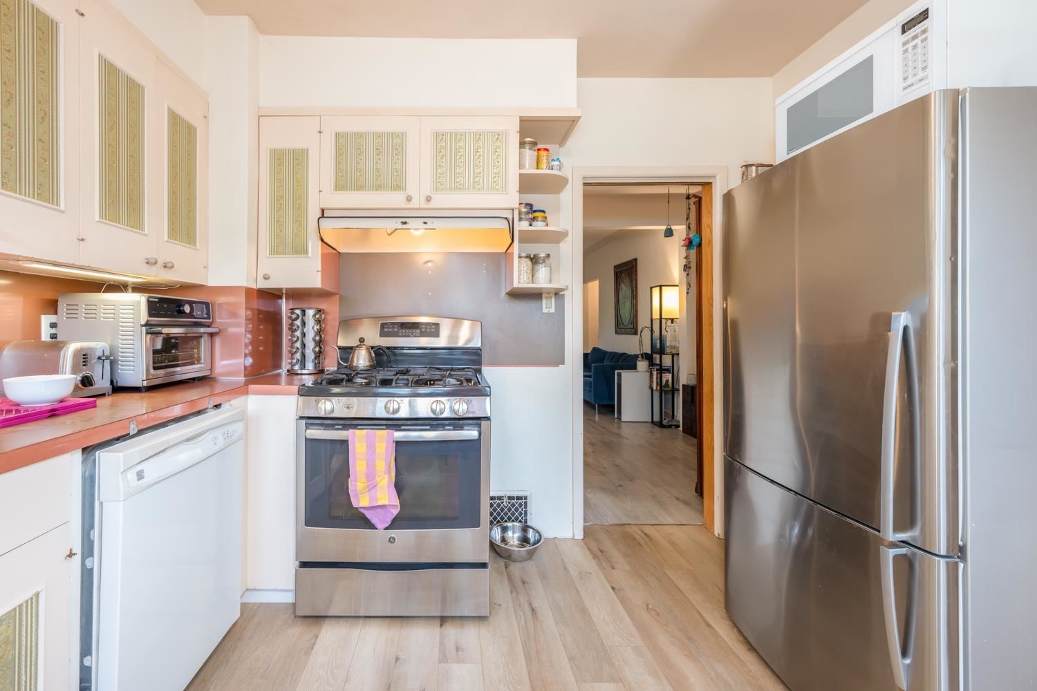 Listing Image 10