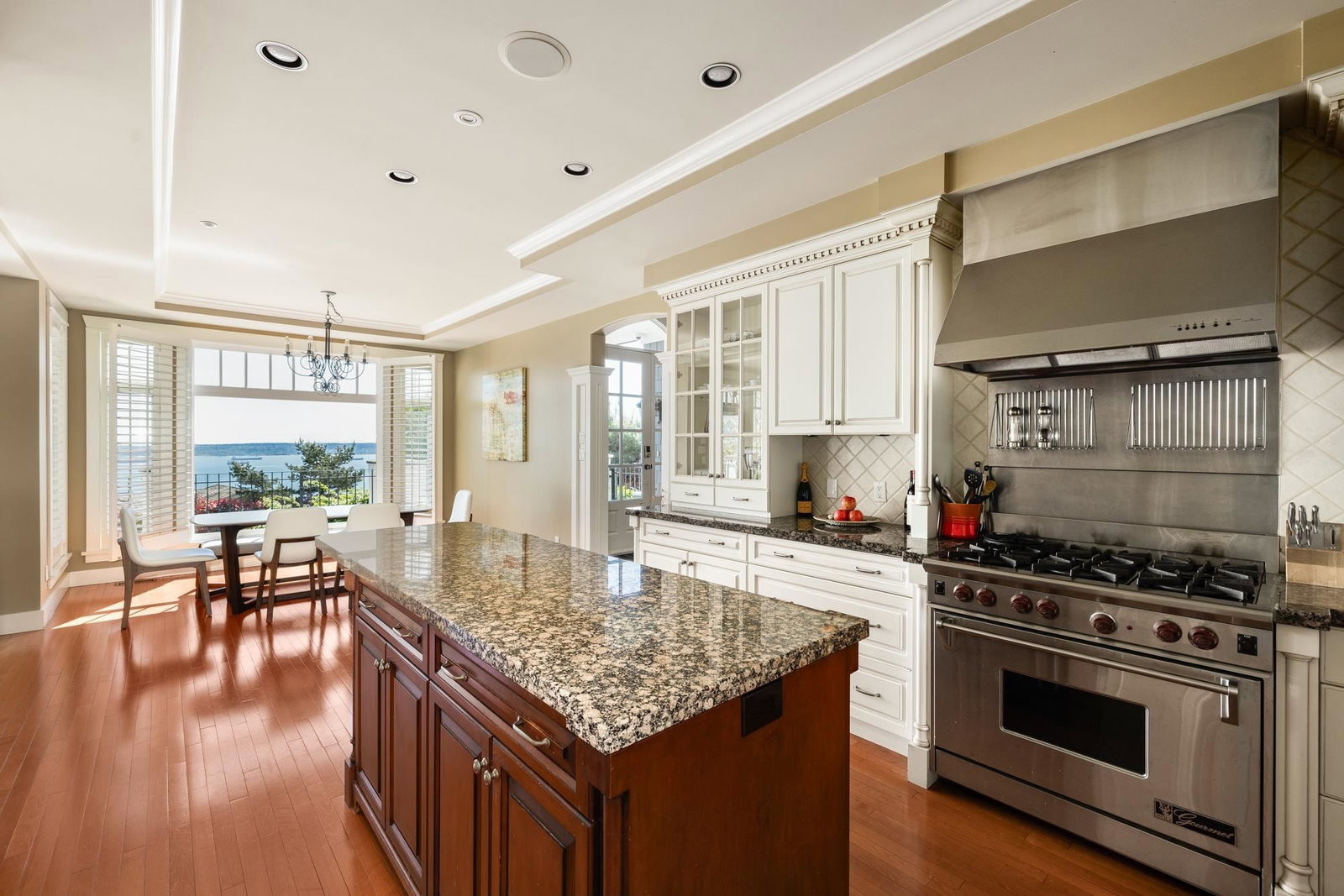 Listing Image 11