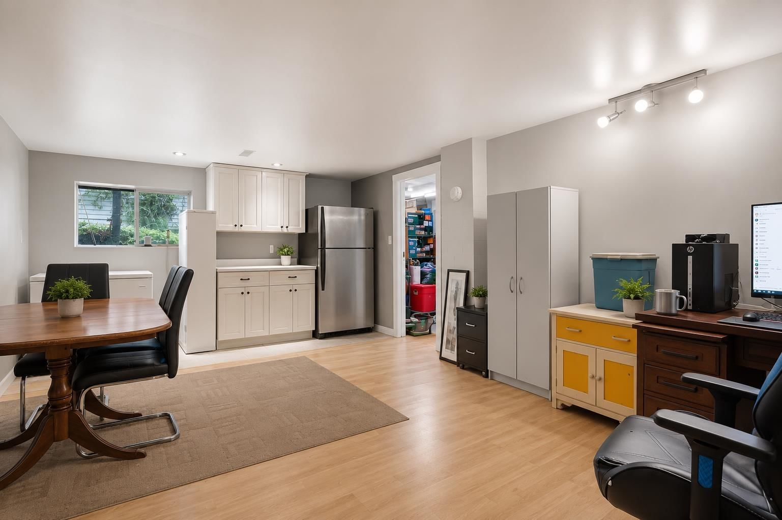 Listing Image 9