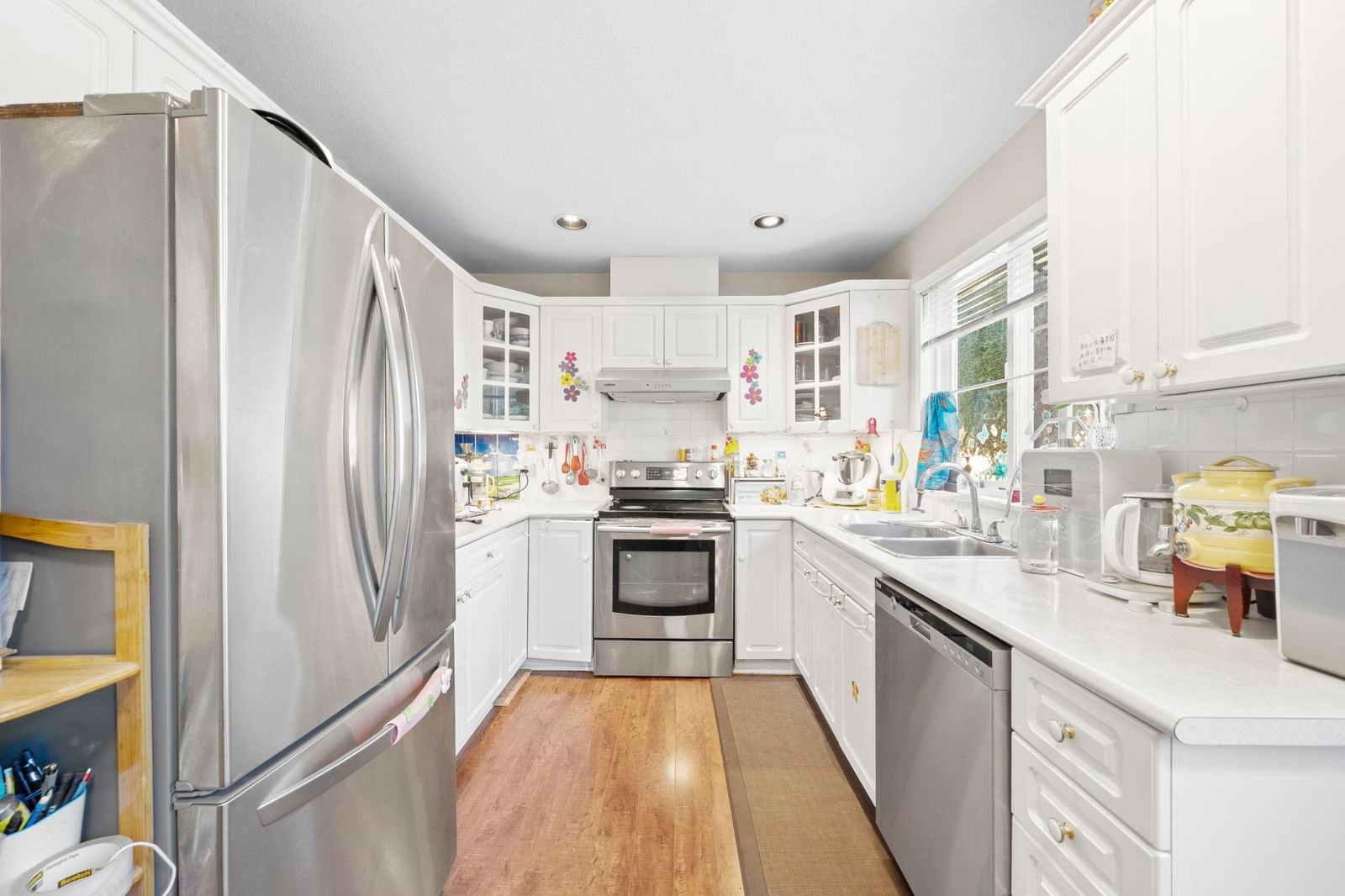 Listing Image 9