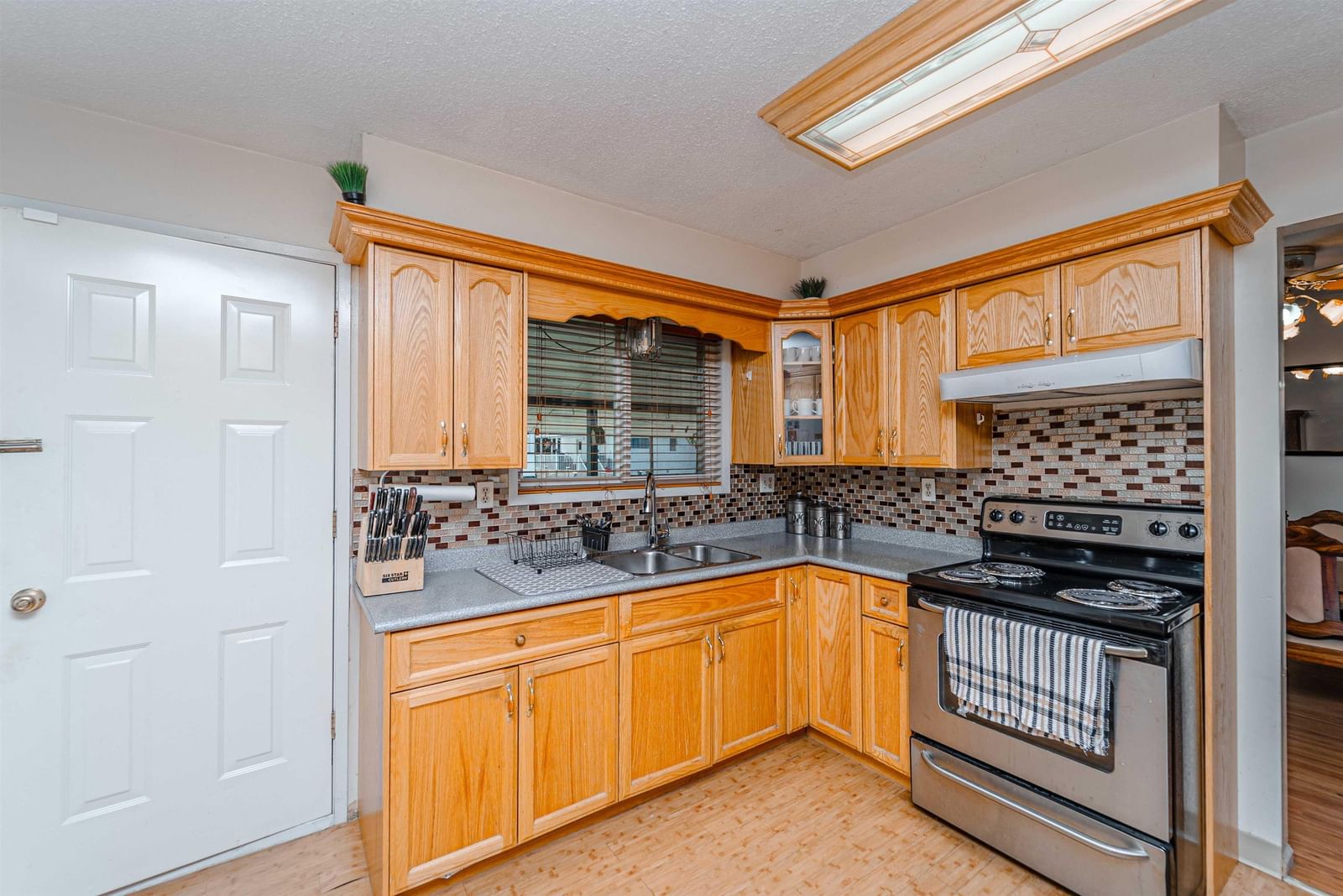 Listing Image 14