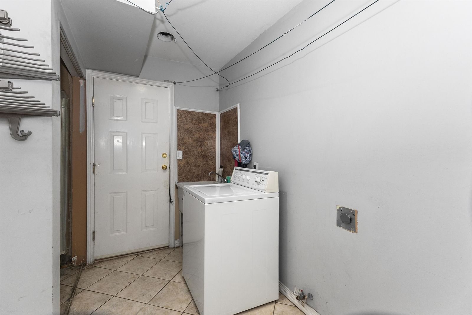 Listing Image 24