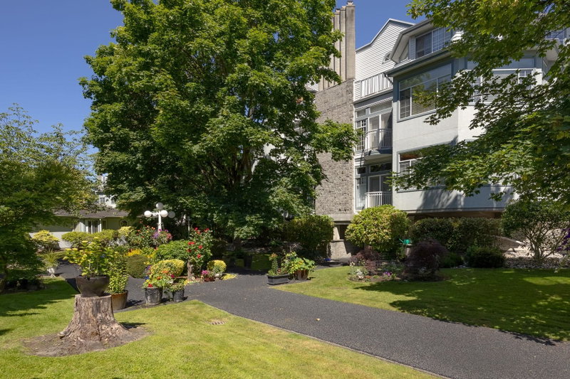 201 - 7651 Abercrombie Drive
