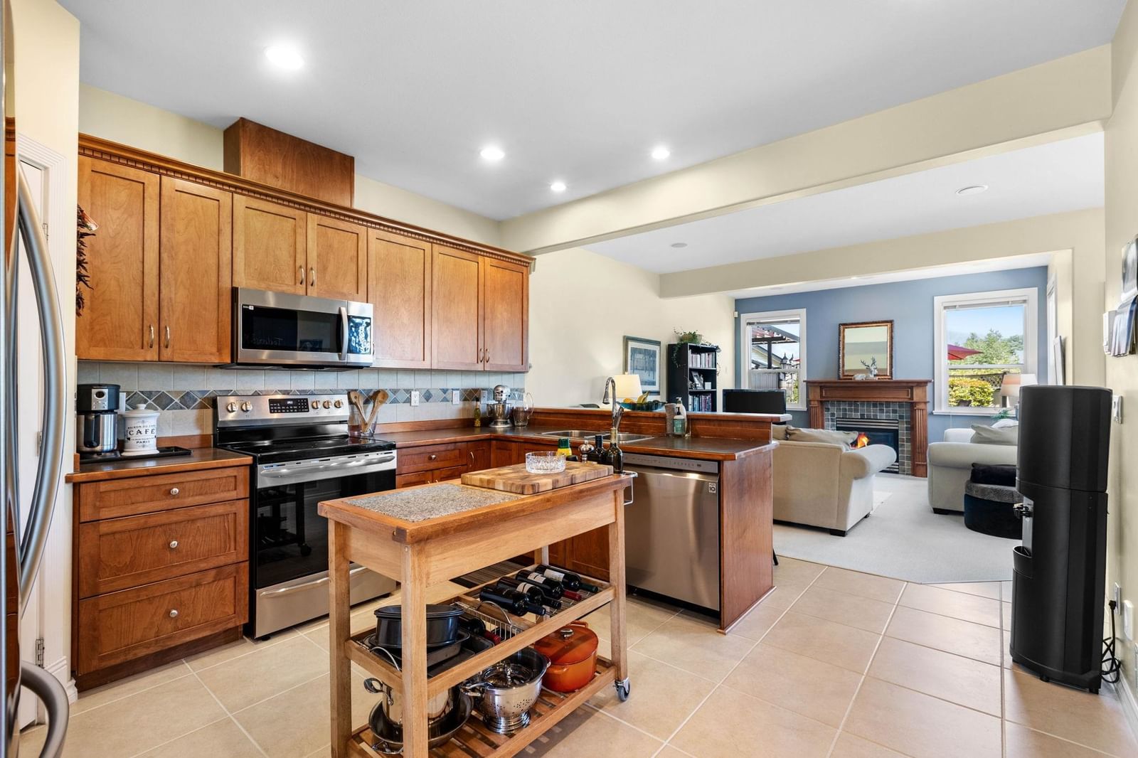 Listing Image 12