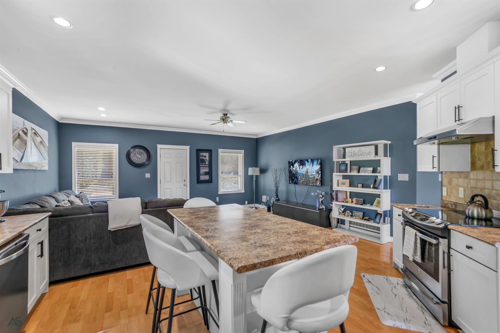 Listing Image 15