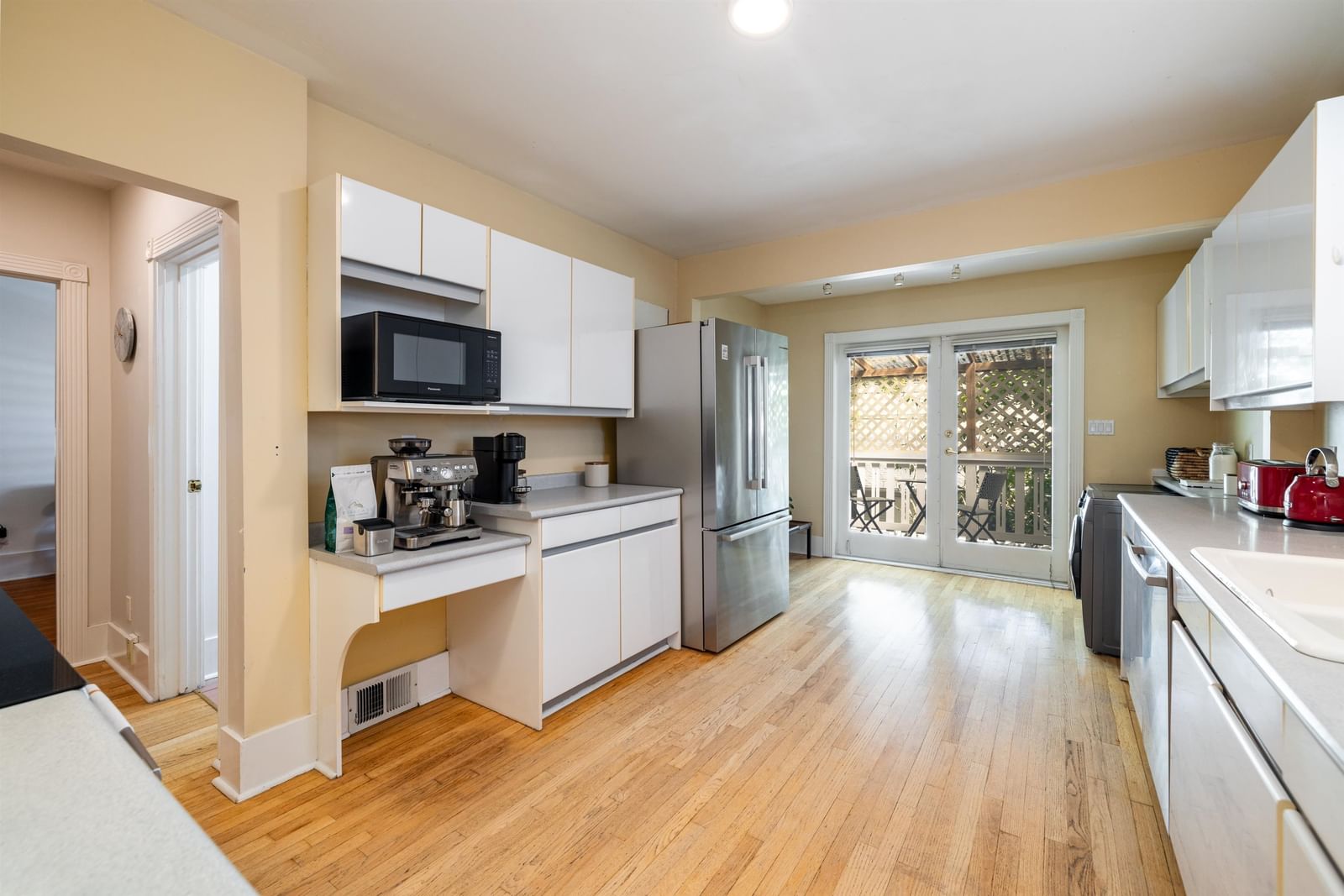 Listing Image 10