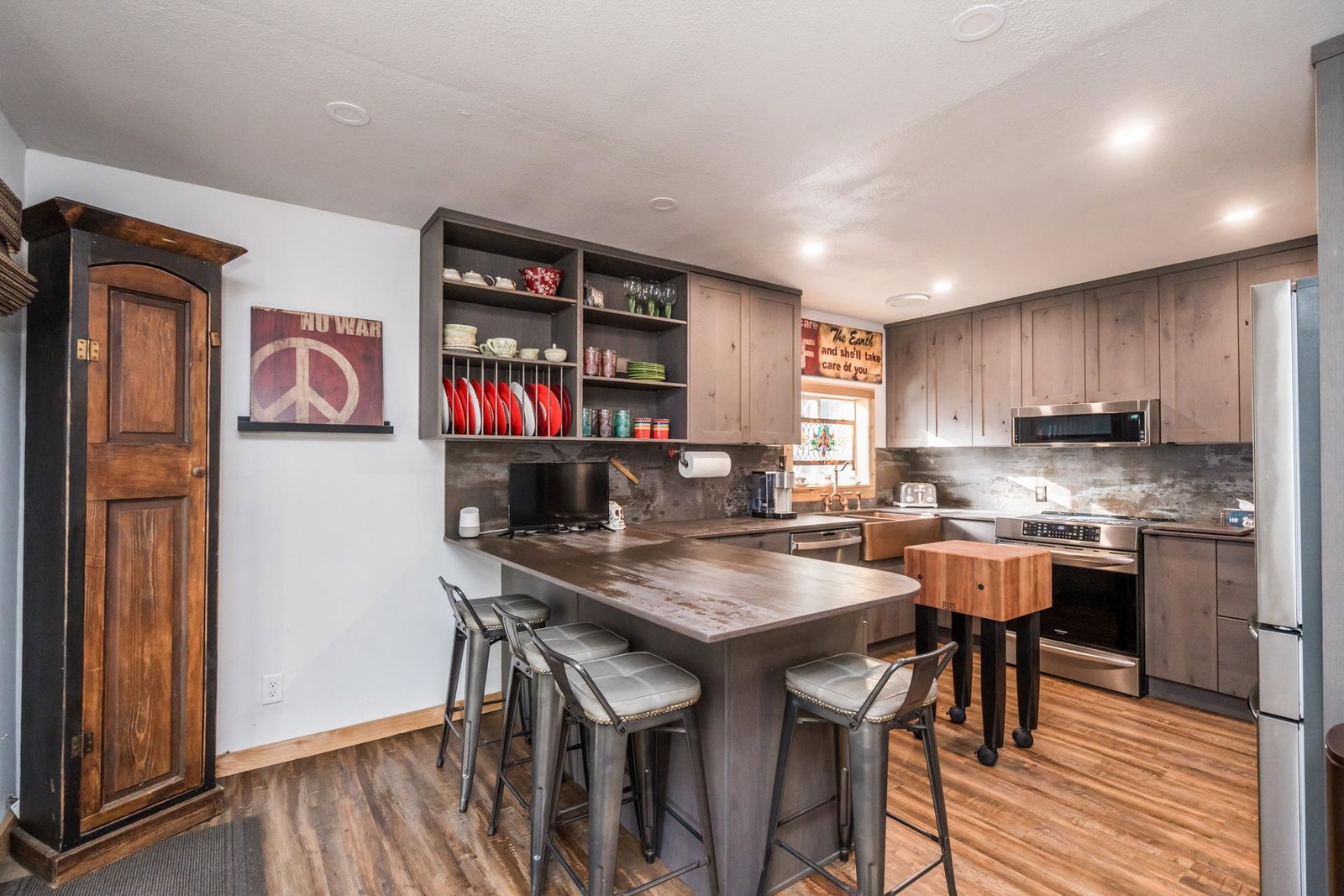 Listing Image 9