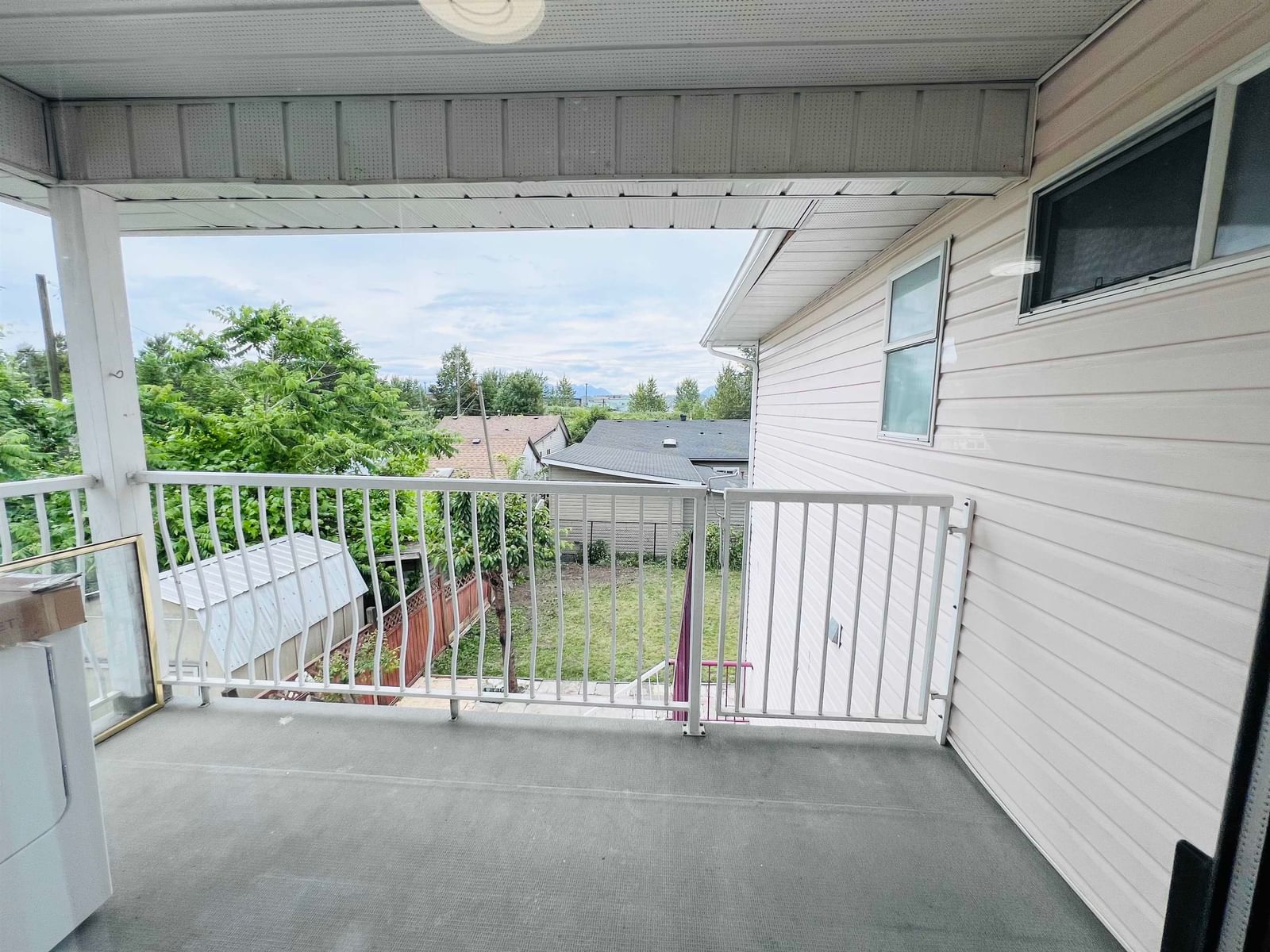 Listing Image 12