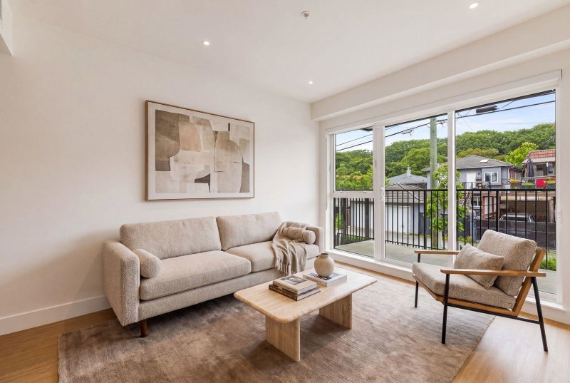 2235 Broadway E #202, Vancouver, British Columbia