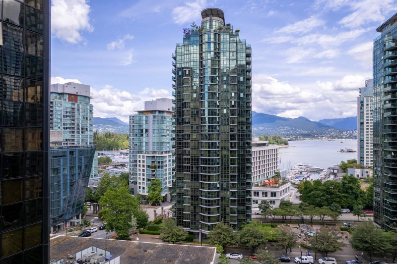 588 Broughton Street #2102, Vancouver, British Columbia