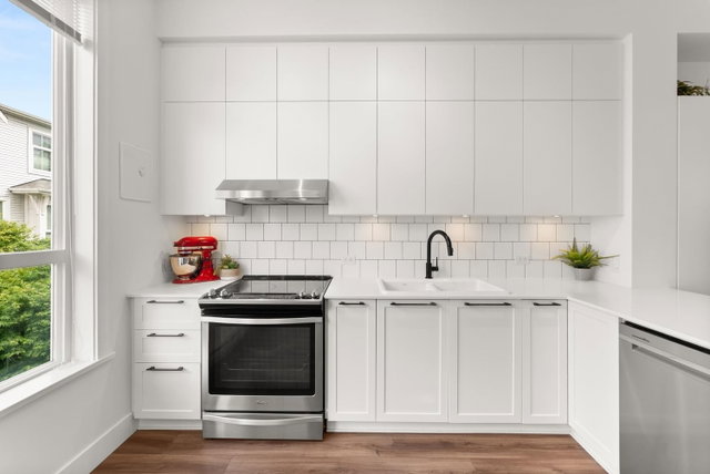 22 - 4656 Orca Way