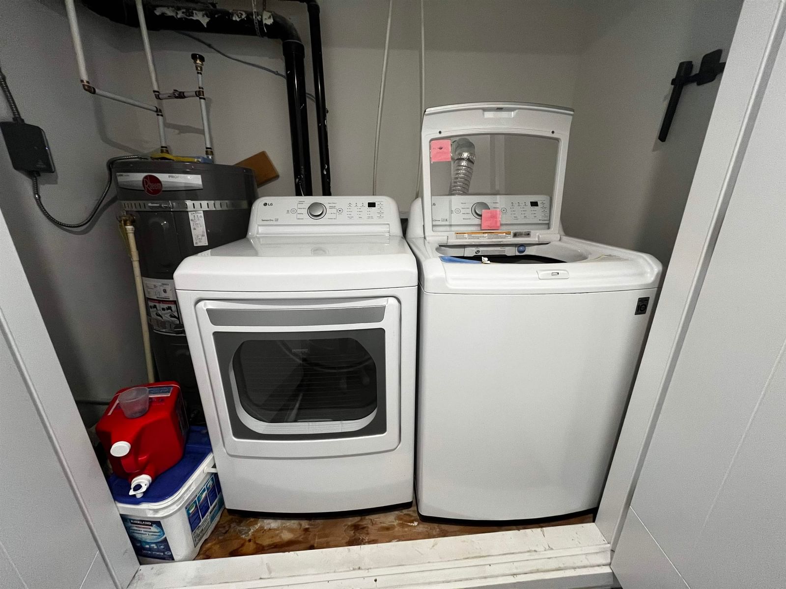 Listing Image 8