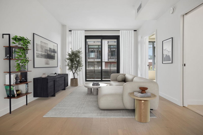 204 - 8398 Oak Street