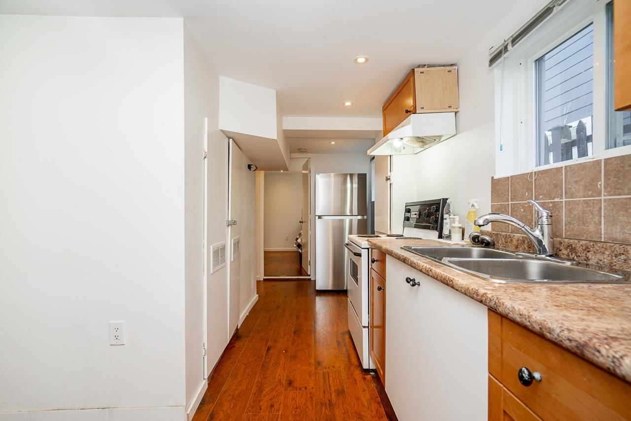 Listing Image 8
