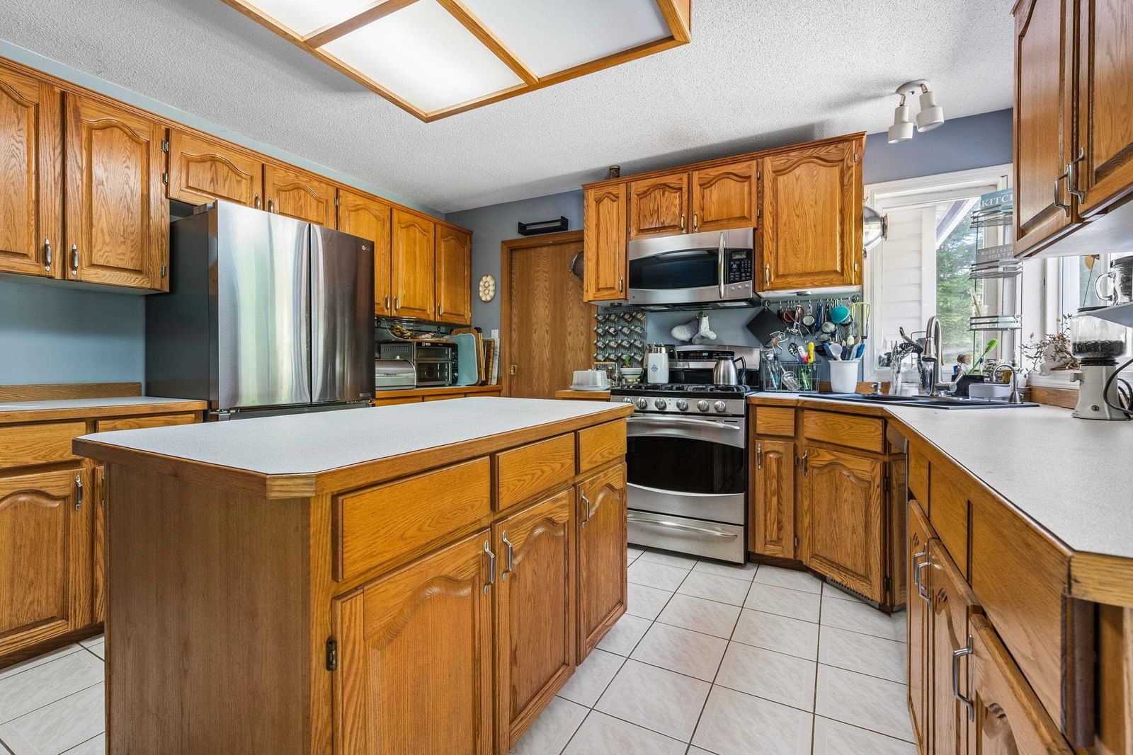Listing Image 9
