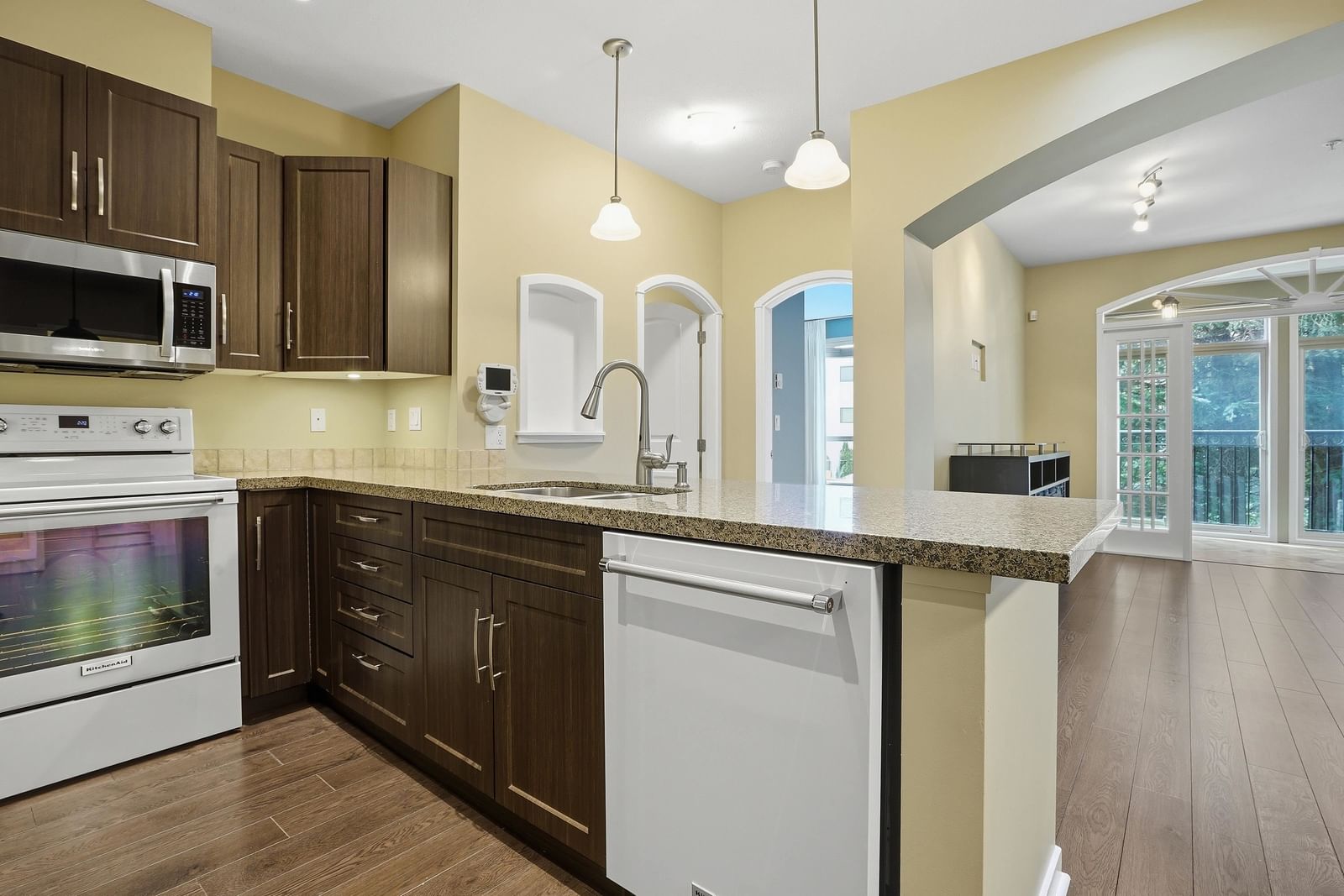 Listing Image 9