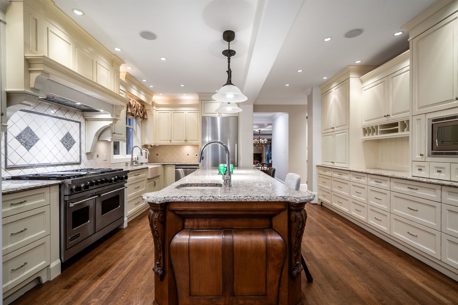 Listing Image 11
