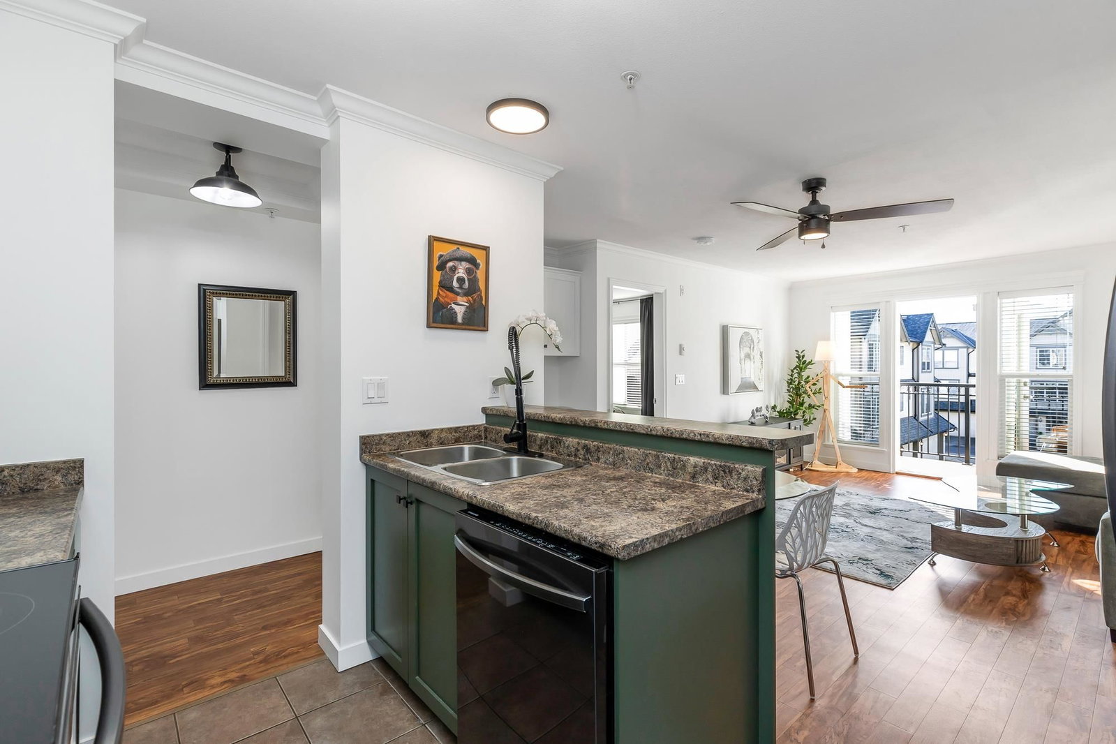 Listing Image 9