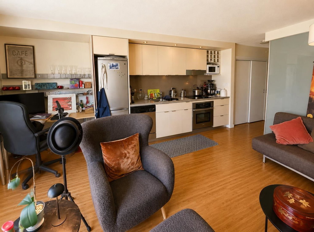 507 - 168 Powell Street 3
