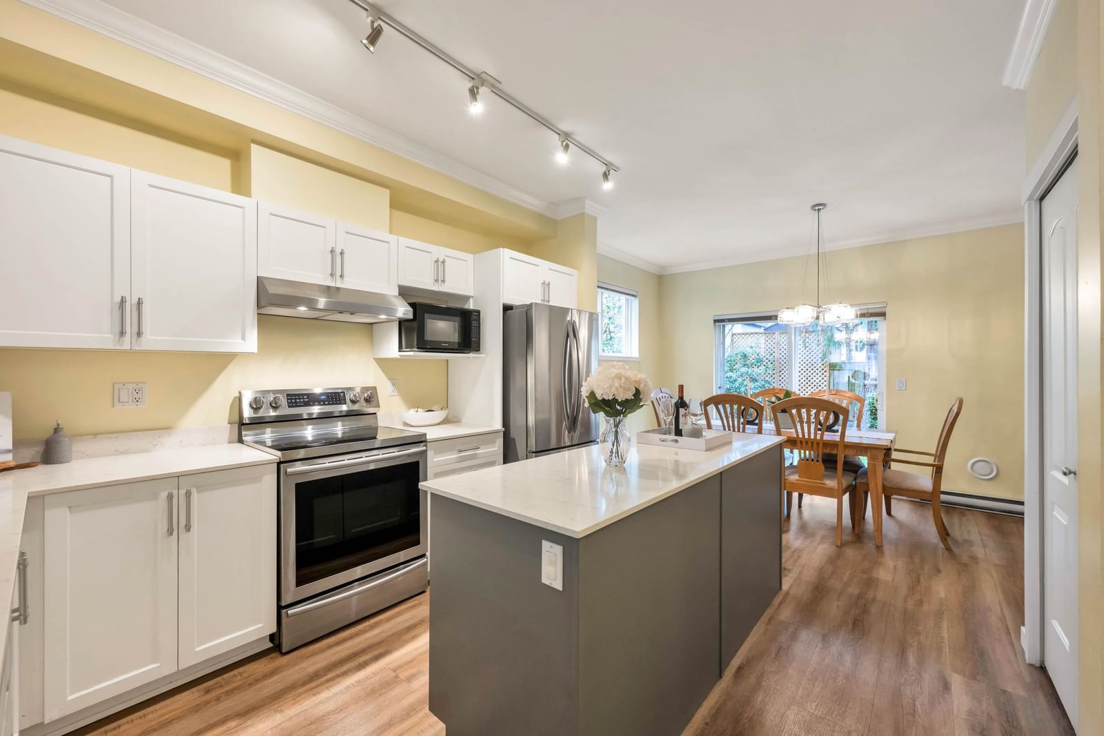 Listing Image 13