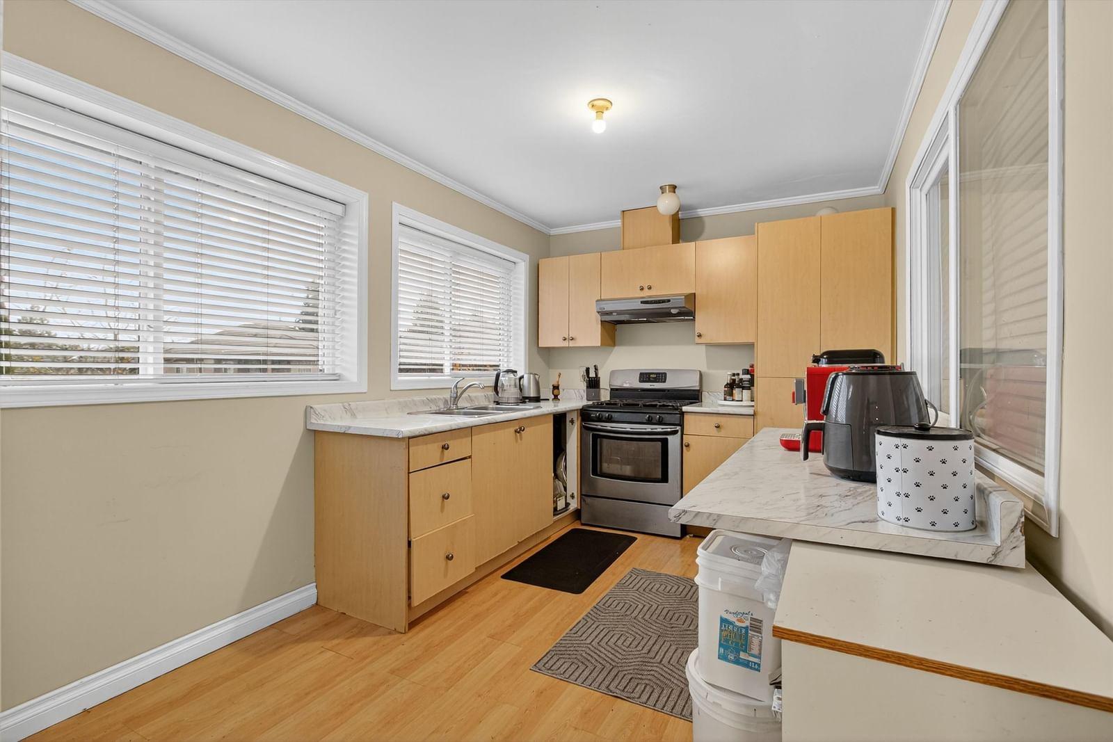Listing Image 14