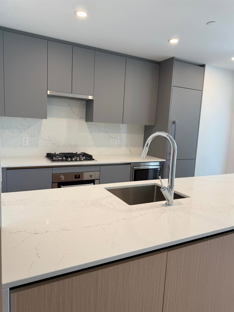 505 - 7977 Lansdowne Road