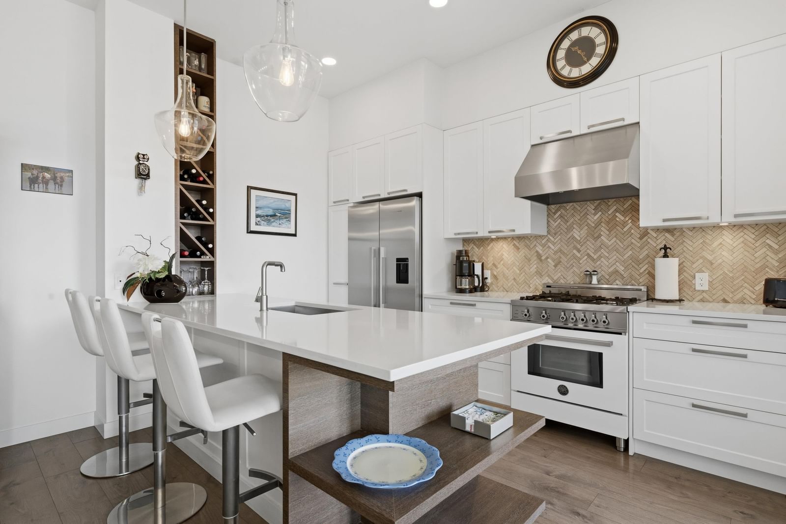 Listing Image 10