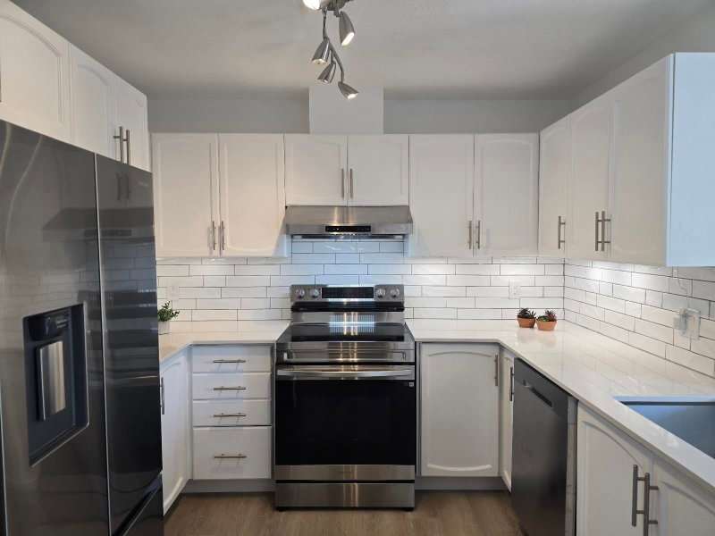 31 - 11502 Burnett Street