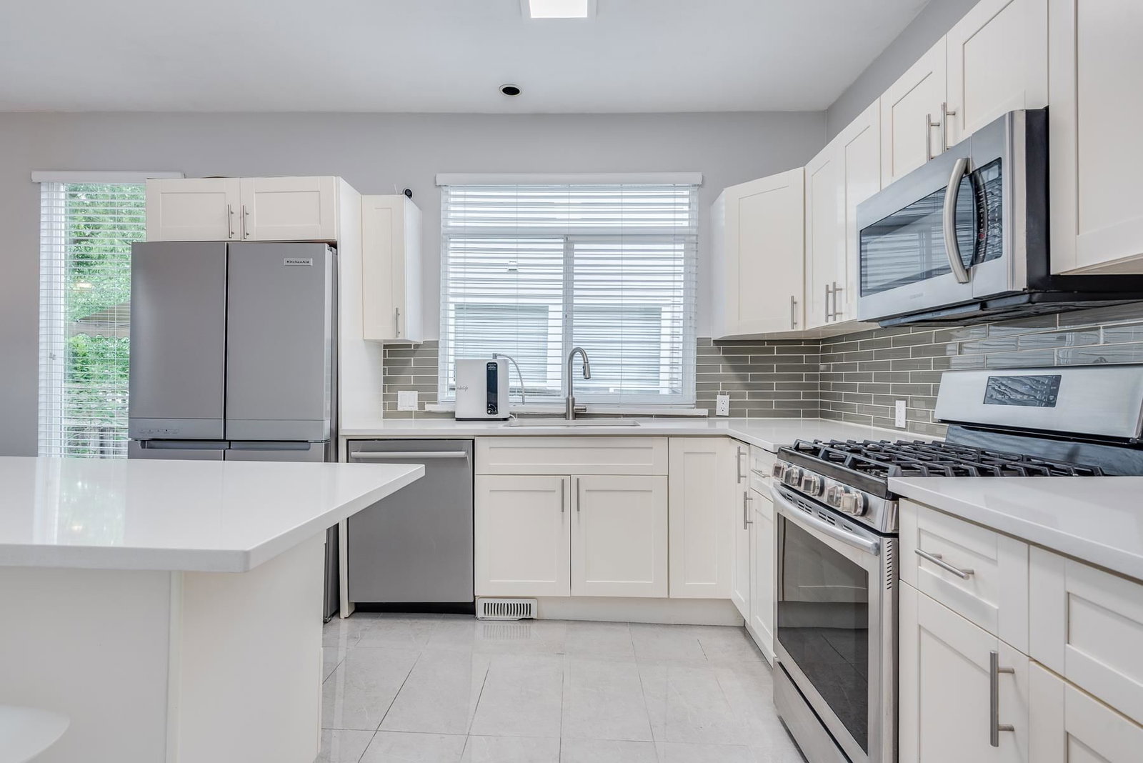 Listing Image 18