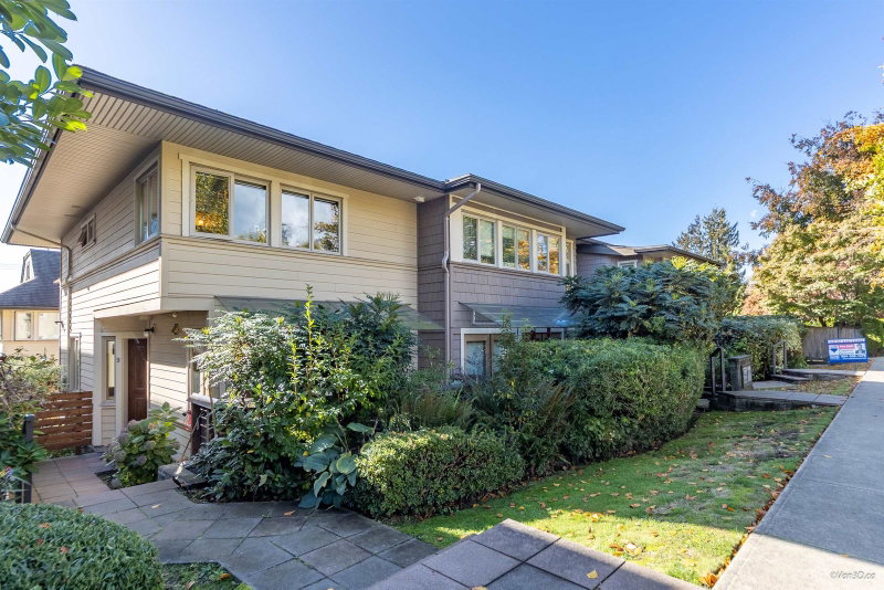 9 - 215 4th Street E