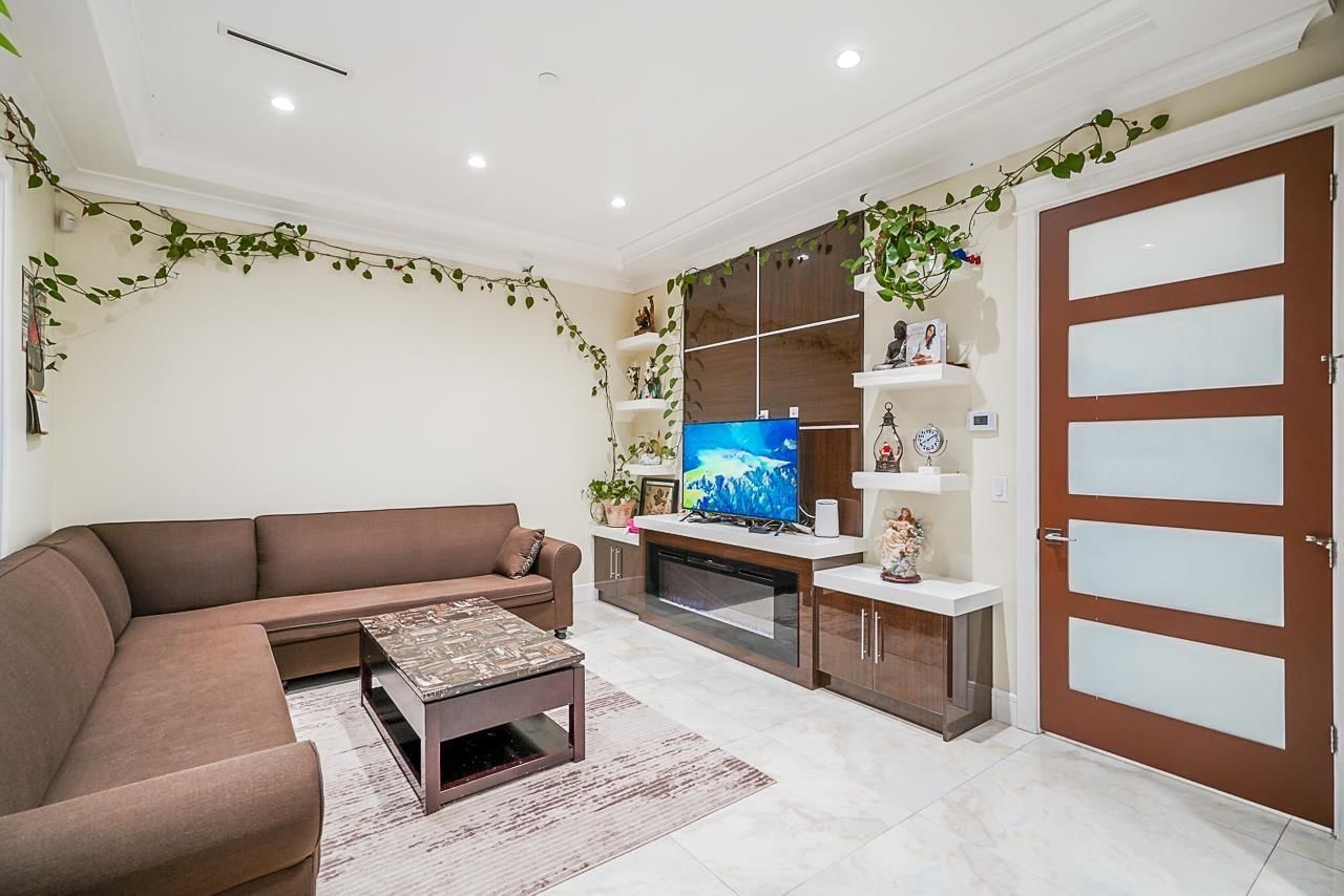 Listing Image 12