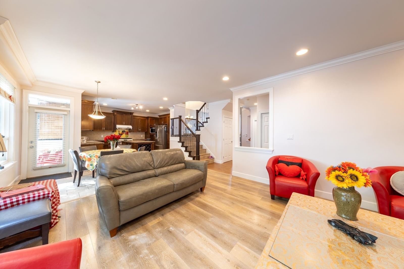 Listing Image 10
