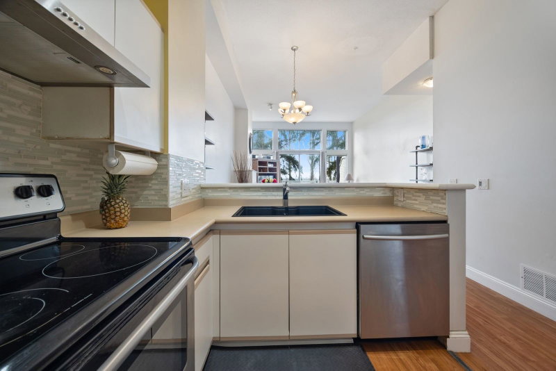 5 - 3586 Rainier Place