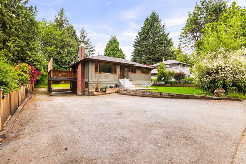 1561 Merlynn Crescent
